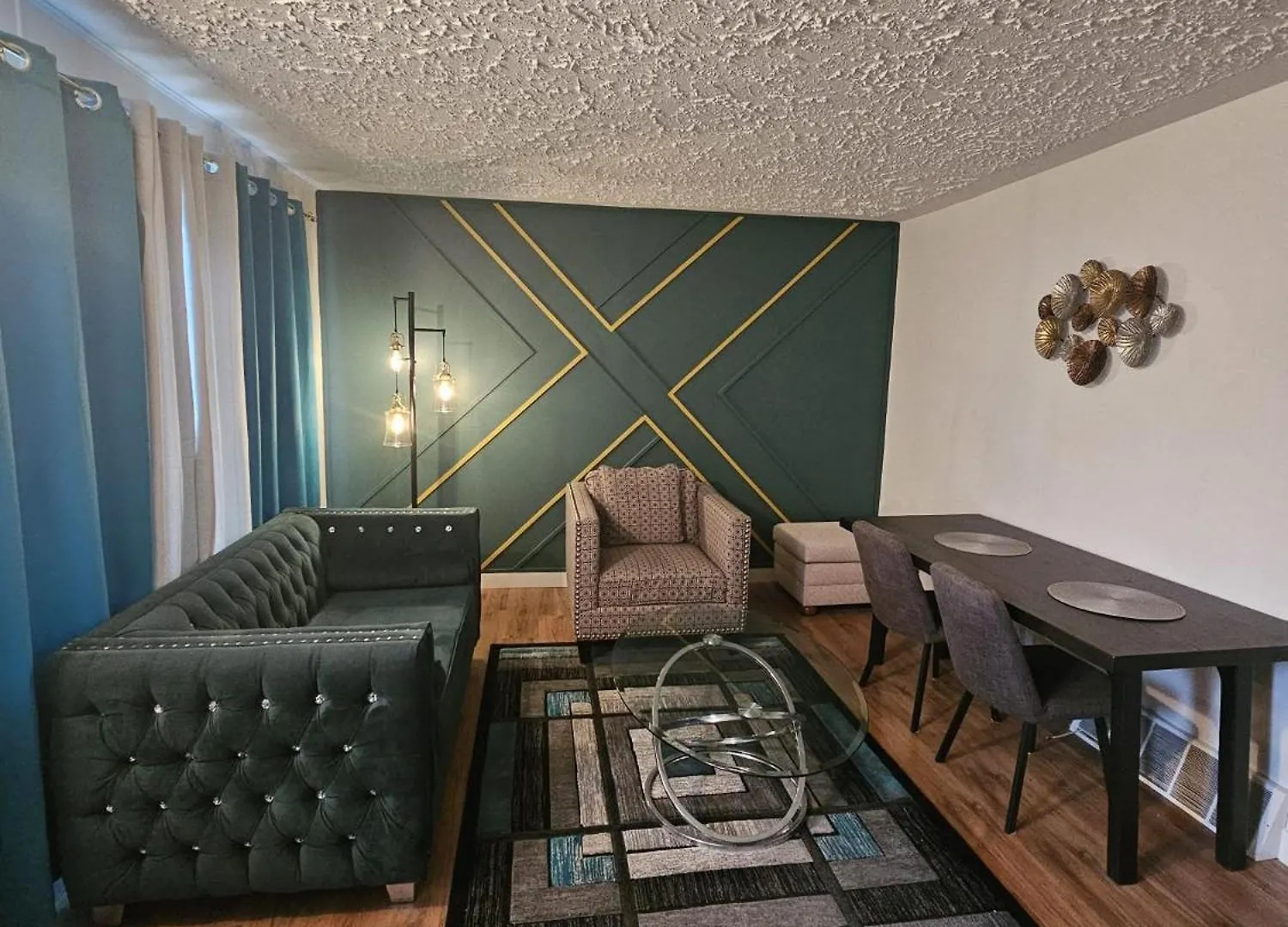 Aansel Suites Queen Room エドモントン カナダ